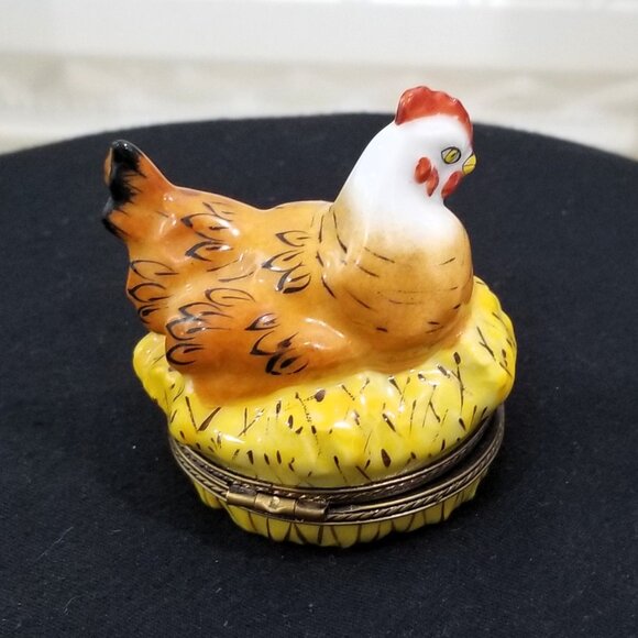 Antique Limoges Peint Main Hen and Chicks Trinket Box Farm Hand Painted - Picture 3 of 8